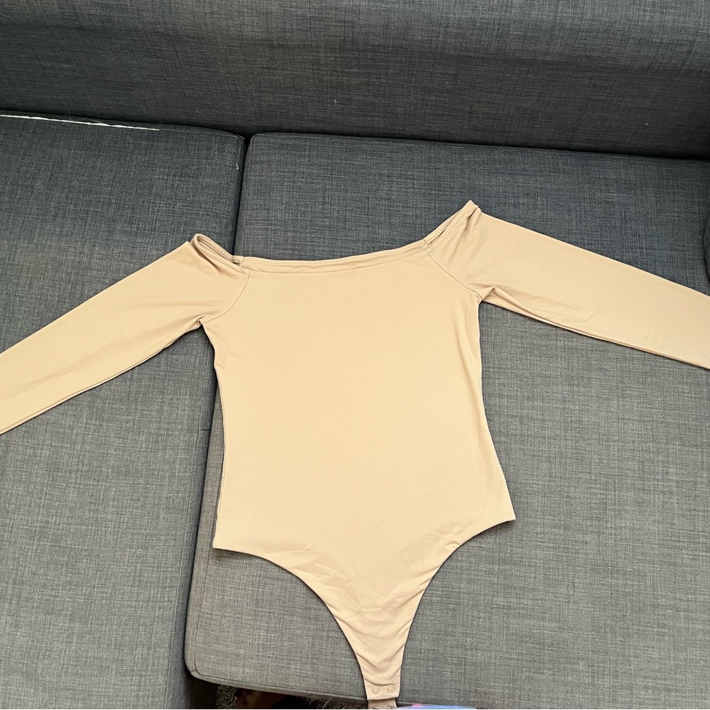 Nuuds off the shoulder bodysuit (cinnamon, size medium)
